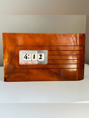 Antique Winslow Catalin Trlometer Art Deco clock